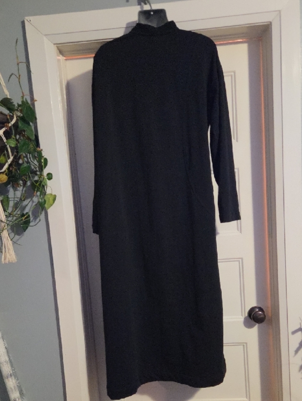 Black Long Zip-Front Women's Coat - Picture 5 of 9